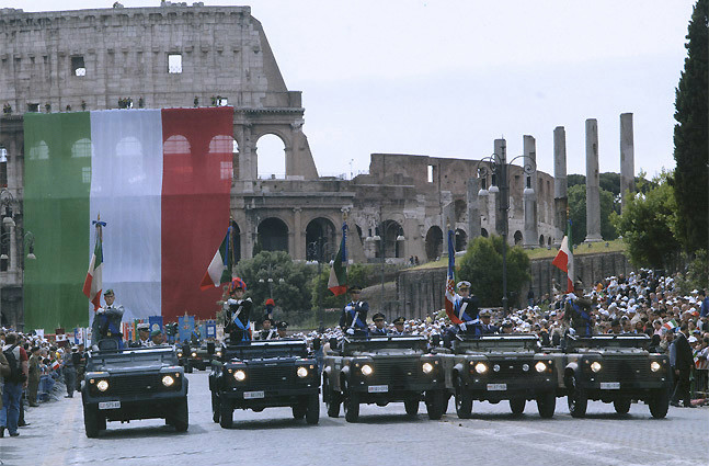 2 giugno, festa della Repubblica - Rivista militare a Roma