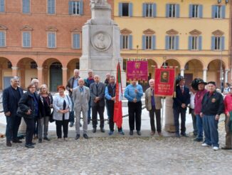 Le autorità locali e i rappresentanti delle associazioni ricordano Don Andreoli a Modena.