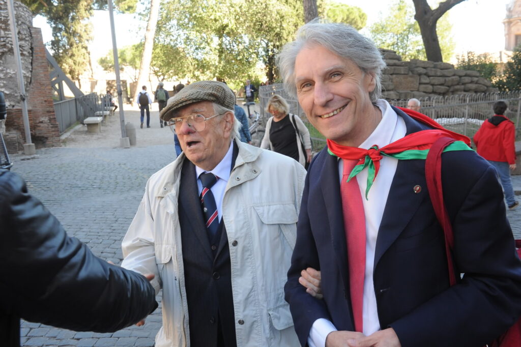 F.P. Barbaro, presidente della Sezione di Roma della ANVRG, con Rodolfo Lai, partigiano