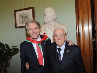 F.P. Barbaro, presidente della Sezione di Roma della ANVRG, con Rodolfo Lai, partigiano
