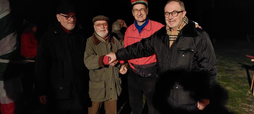 Gianni Dalla Casa (Presidente ANVRG sez. Ravenna)
Baldo Baldi (Vicepresidente sez. ANVRG Ravenna)
Maurizio Mari (Consigliere sez.ANVRG Ravenna e Segretario Soc.
Conservatrice Capanno Garibaldi)
Eugenio Fusignani (Vicesindaco Comune Ravenna, Consigliere Nazionale
ANVRG e Presidente Fondazione Ravenna Risorgimento).