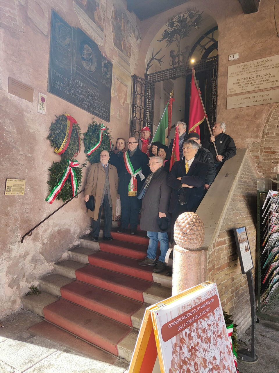  Foto scalinata Municipio di Ravenna