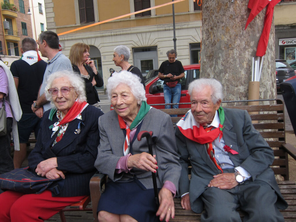 Iole Mancini, Luciana Romoli e Mario di Mario a Piazza Testaccio