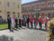 Autorità e bandiere in Piazza Garibaldi