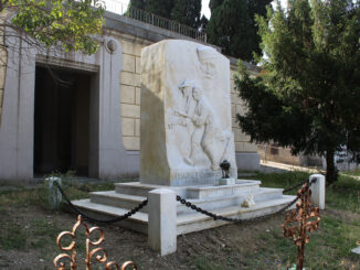 Cimitero di Trespiano - Lapide commemorativa Divisione Italiana Partigiana Garibaldi